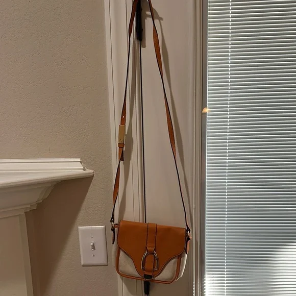 Adorable G.I.L.I. Elegant Burnt Orange and Cream Linen Cross Body Bag - Picture 2 of 8